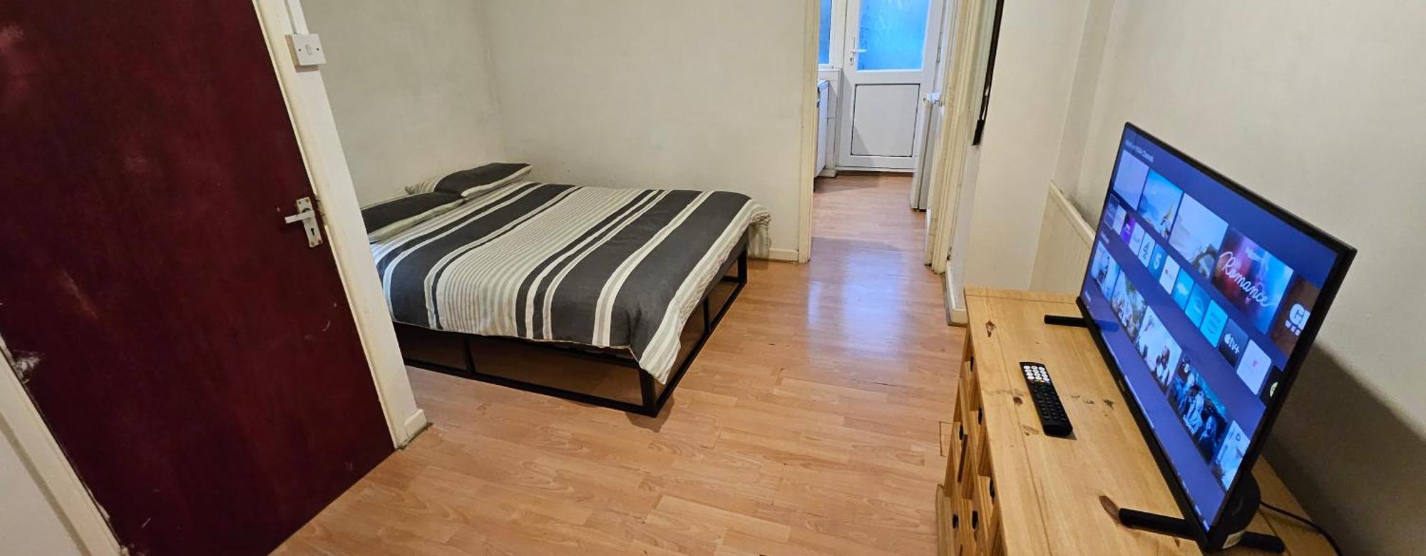 No Frills & Nothing Fancy 1 Bed Studio City Centre Cardiff Exteriör bild