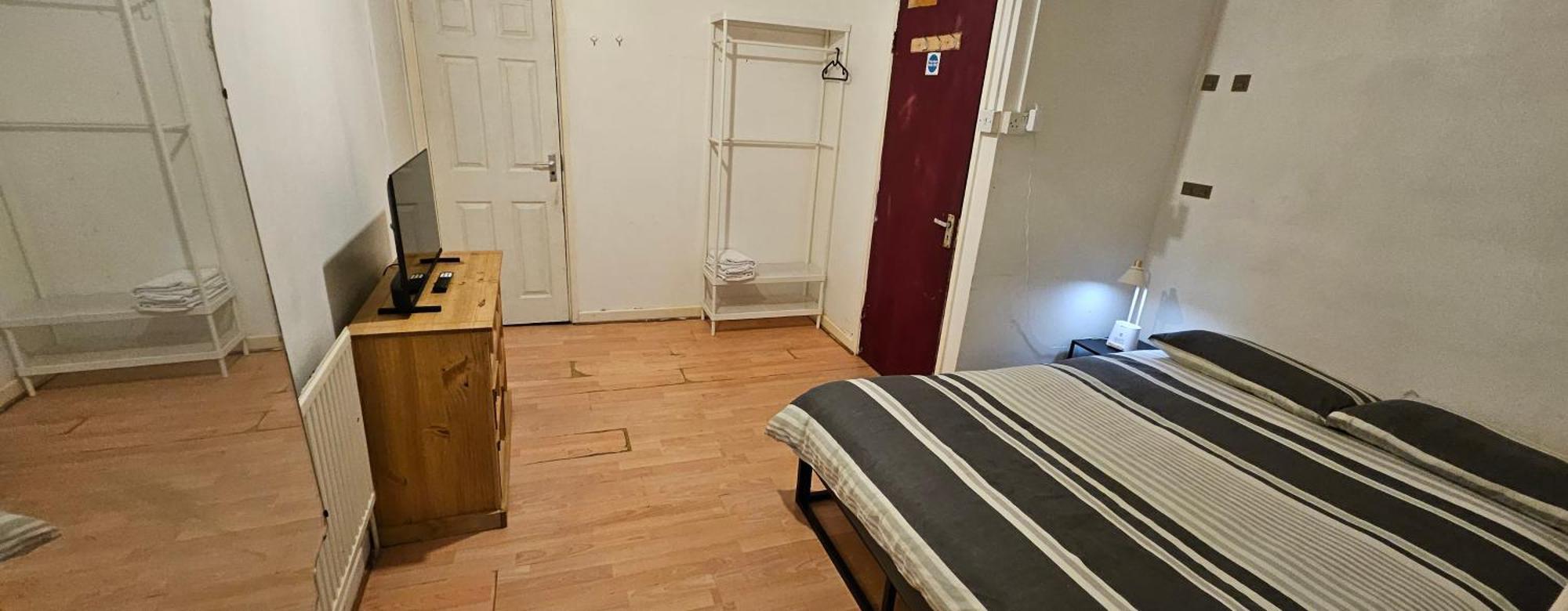 No Frills & Nothing Fancy 1 Bed Studio City Centre Cardiff Exteriör bild